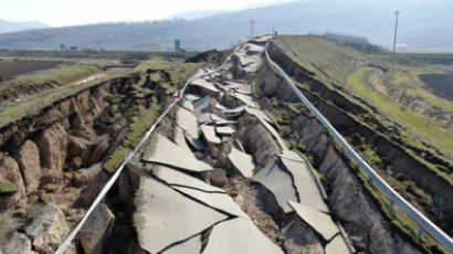 튀르키예 지진에 단층 파열…서울~부산보다 긴 470㎞ 찢어졌다