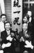 1987년 7월 10일 통일민주당사 입주식에서 김영삼 총재(오른쪽)와 김대중 고문이 박수를 치고 있다. [중앙포토]