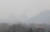 18일(현지시간) 중국 수도 베이징이 짙은 스모그에 휩싸여 있다. 연합뉴스