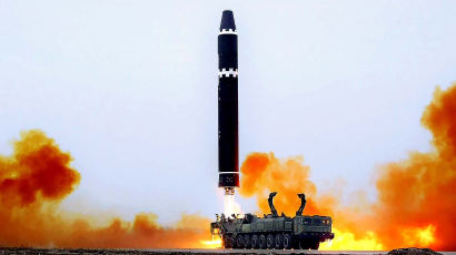 北 ICBM 발사에…미일 폭격기·전투기 동해서 합동 훈련