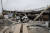 지난 1월 8일(현지시간) 우크라이나 수도 키이우와 외곽 도시 이르핀을 잇는 다리가 파괴된 채 방치되어 있다. 연합뉴스