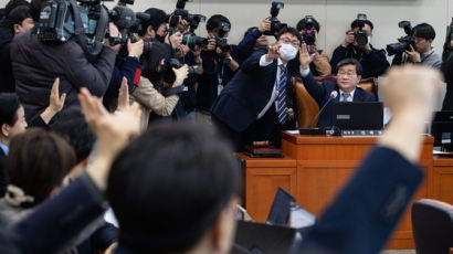 민주, 또 숫자로 밀어붙였다…상임위서 '노란봉투법' 강행 처리