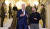 러시아의 우크라이나 침공 1주년을 앞두고 지난 20일(현지시간) 우크라이나 수도 키이우를 방문한 조 바이든 미국 대통령(왼쪽)이 우크라이나 대통령 관저 계단을 내려오며 볼로디미르 젤렌스키 우크라이나 대통령과 이야기하고 있다. [UPI=연합뉴스]