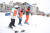 평창군이 평창올림픽 리거시 사업의 일환으로 지역 내 초등학생들에게 무료로 겨울 스포츠를 가르치는 평창 눈동이 패스포트 프로그램을 론칭했다. 사진 평창군