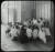 매혹적인 이야기는 집단 결속을 강화할 수도, 한 집단이 독점하면 나머지를 통제하는 수단이 될 수도 있다. 1910년대 미국 학교의 이야기 수업 시간. 사진 New York Public Library