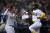 지난해 세인트루이스전에서 홈런을 치고 마차도(왼쪽)와 세리머니를 하고 있는 김하성. USA 투데이=연합뉴스 