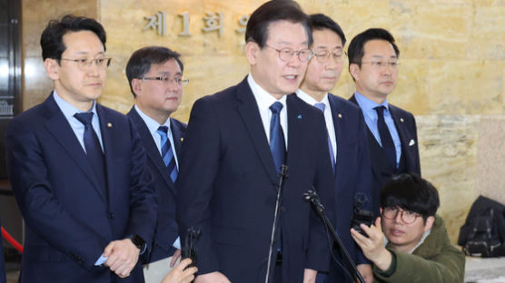 '체포안 부결' 이재명 "尹 정권의 검사 독재에 맞서 싸우겠다"