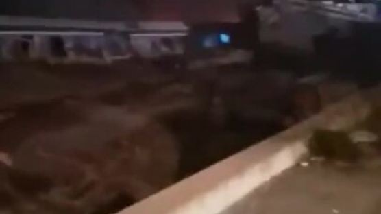 "열차 박살났다"…그리스서 열차 2대 충돌로 최소 26명 사망
