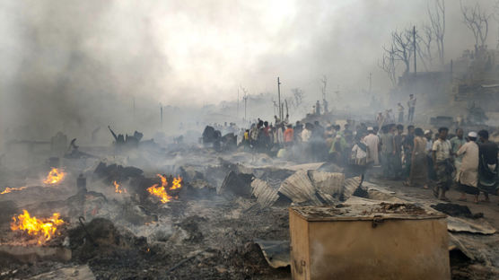 방글라데시 로힝야 난민 캠프 대형 화재…인명 피해 없어