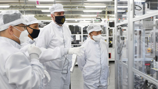 LG엔솔 대신 삼성SDI 택한 GM…SK온 공장에는 美 장관 방문