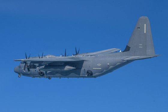 지난달 27일 한미 연합 특수작전 훈련에 투입된 미 항공타격 자산 AC-130J가 임무를 수행하고 있다.사진 합동참모본부