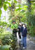 최찬영(맨 왼쪽) 숲해설가와 함께 열대식물자원연구센터 전시원을 둘러보는 김시현·오지효·목윤서(왼쪽 두 번째부터) 학생기자.