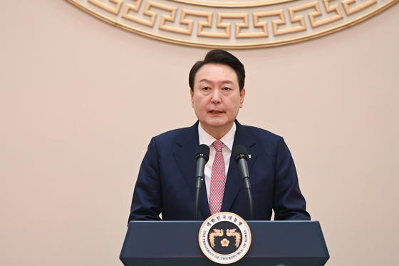 尹대통령 "국민 약탈하는 이권 카르텔, 단호히 개혁"