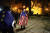 트빌리시에서 시위대가 성조기와 유럽연합 깃발을 들고 '외국 대리인법'에 반대하고 있다. AFP=연합뉴스