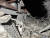 우크라이나 르비우에서 러시아의 공격으로 파괴된 주거용 건물에서 구조대원이 구조작업을 하고 있다. 로이터=연합뉴스