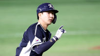일본전 홈런… 1번 낙점 박건우가 두 번 말했다 "무조건 이긴다"