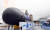 2018년 9월 14일 진수된 도산안창호함. 이 잠수함의 선체엔 흡음타일이 촘촘하게 붙여져 있다. [청와대사진기자단]