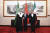 무사드 빈 무함마드 알아이반 사우디아라비아 국가안보보좌관(왼쪽)과 알리 샴카니 이란 국가안보회의 의장이 지난 10일 중국 베이징에서 관계 정상화에 합의했다. 가운데는 왕이 중국공산당 중앙정치국 위원. [신화=연합뉴스]