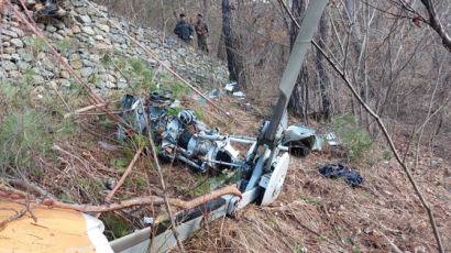 "철탑 충돌한 듯"…500㎏ 자재 나르던 헬기 추락에 2명 사망