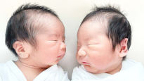 겹쌍둥이 기쁨도 잠시…출산 직후 '하반신 마비'된 산모