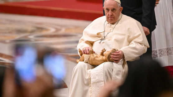 교황 “모든 신자 존엄하고 평등…서열 집착하는 자 이교도의 모습”