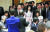 1박 2일간의 일정으로 일본을 방문한 윤석열 대통령과 김건희 여사가 16일 도쿄 한 호텔에서 열린 재일동포 오찬 간담회에 입장하고 있다. 연합뉴스