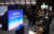 삼성전자 주주총회가 열린 15일 수원컨벤션센터 총회장에 주주들이 입장하고 있다. [뉴시스]