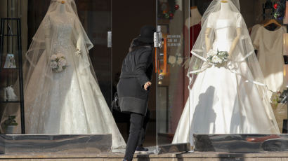 지난해 혼인 건수 역대 최저… 외국인과 결혼은 27.2% 늘어