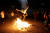 한 이란 시민이 '차하르 샴베 수리'가 진행되던 지난 14일(현지시간) 모닥불을 뛰어 넘고 있다. AFP=연합뉴스