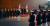 1박2일 일정으로 일본을 방문한 윤석열 대통령이 16일 오후 일본 도쿄 총리 관저에서 열린 환영 행사에서 기시다 후미오 총리와 양국 국가를 듣고 있다. 연합뉴스