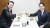 윤석열 대통령과 기시다 후미오 총리가 지난 16일 일본 긴자 렌가테이에서 건배를 하고 있다. 연합뉴스