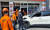 20일 부산 부산진구의 한 도로에서 주행하던 SUV 차량이 행인과 인근 식당 출입문을 들이받았다. 사진 부산소방재난본부