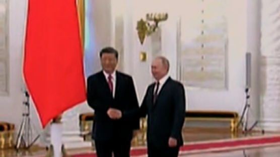 철갑상어·사슴 고기가 식탁에…"간베이" 외친 푸틴과 시진핑