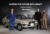 지난해 11월 경기도 용인시 현대차 인재개발원 마북캠퍼스 비전홀에서 열린 디자인 토크 행사에서 디자이너 조르제토 주지아로(왼쪽)가 포니 앞에 서 있다. 