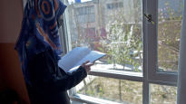 여성 교육 금지인데…'비밀학교'에 몰려간 아프간 여성들