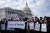 22일 미국 워싱턴 의회 앞에서는 틱톡 금지 법안에 반대하는 시위가 열렸다. AFP=연합뉴스