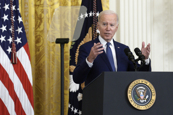 조 바이든 미국 대통령이 23일(현지시간) 미국 워싱턴DC 백악관에서 열린 건강보험개혁법(ACA) 1주년 기념행사에서 연설을 하고 있다. EPA=연합뉴스