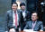 박대출 국민의힘 의원(왼쪽)이 23일 오후 서울 여의도 국회에서 열린 의원총회에 참석하고 있다.  이날 박 의원은 의원총회에서 신임 정책위의장으로 임명됐다. 오른쪽은 정진석 의원. 뉴스1