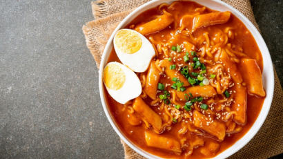 [쿠킹]비빔밥과 불고기에 이은, K-푸드 2.0의 주역 ‘떡볶이・치킨・라면’