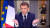에마뉘엘 마크롱 프랑스 대통령이 지난 22일(현지시간) 오후 TF1, 프랑스2 방송과 진행한 생방송 인터뷰에서 연금개혁의 필요성에 대해 설명하고 있다. 사진 LCI 유튜브 캡처