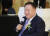 이상민 더불어민주당 의원이 지난 22일 대전 서구 더오페라웨딩컨벤션에서 열린 법무부 법무보호위원 전국연합회장 이·취임식에서 축사를 하고 있다. 뉴스1