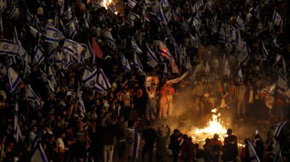 [사진] 이스라엘 ‘반네타냐후’ 시위 … 사법부 무력화 입법에 반발