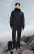 '에코 고어텍스 마운틴 재킷 위드 케블라’와 ‘에너지 테크 미드 고어텍스’ 하이킹화를 착용한 노스페이스 홍보대사 로운