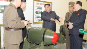 김정은 핵무기 생산 독려에…"북 영변 핵시설 매우 분주해졌다"