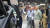 정의선 현대차그룹 회장이 4일 오전 경기도 고양시 킨텍스에서 열린 ‘2023 서울모빌리티쇼’를 방문해 테슬라 부스를 둘러보고 있다. 연합뉴스
