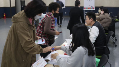 '금배지' 등 뽑는 4·5 재·보궐 투표시작...결과는 자정 넘길듯