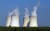 체코 두코바니 지역의 원전 냉각탑 4개가 가동되는 모습. AP=연합뉴스