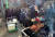  대구 대현동 이슬람사원 건립 반대 비상대책위원회가 지난해 12월 15일 이슬람사원 공사현장 인근에서 '2022 대현동 주민들을 위한 연말 큰잔치'를 열고 돼지고기 바비큐 파티를 하고 있다. 연합뉴스