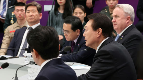 尹 “북 인권 실상 알리는 게 국가 안보 지키는 길”