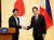페르디난드 마르코스 주니어 필리핀 대통령과 기시다 후미오 일본 총리가 지난 2월 9일 일본 도쿄의 총리 관저에서 회담을 마친 후 악수를 하고 있다. 로이터=연합뉴스 